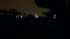 Ambos andenes de la estación, en oscuridad total, este lunes 30/5.