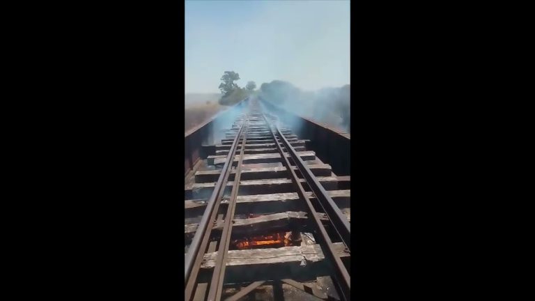 Se incendió un puente del ferrocarril Urquiza en Corrientes