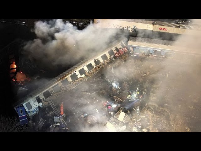 Un choque de trenes en Grecia dejó al menos 38 muertos